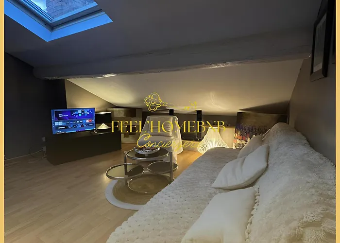 Le Petit Stanislas Downtown Free Coffee *